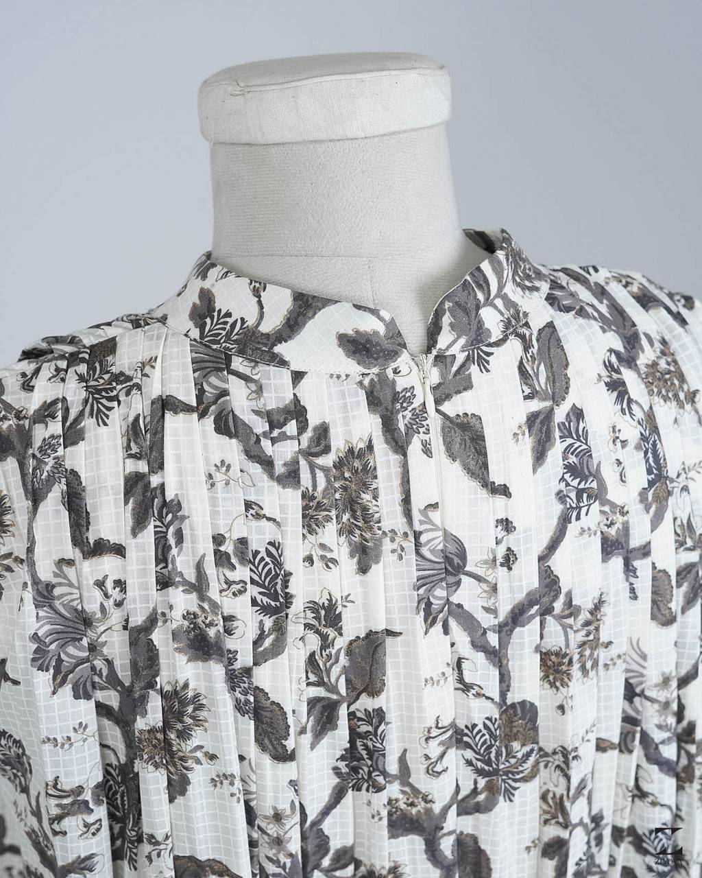 Floral grey pleat tops – view 3