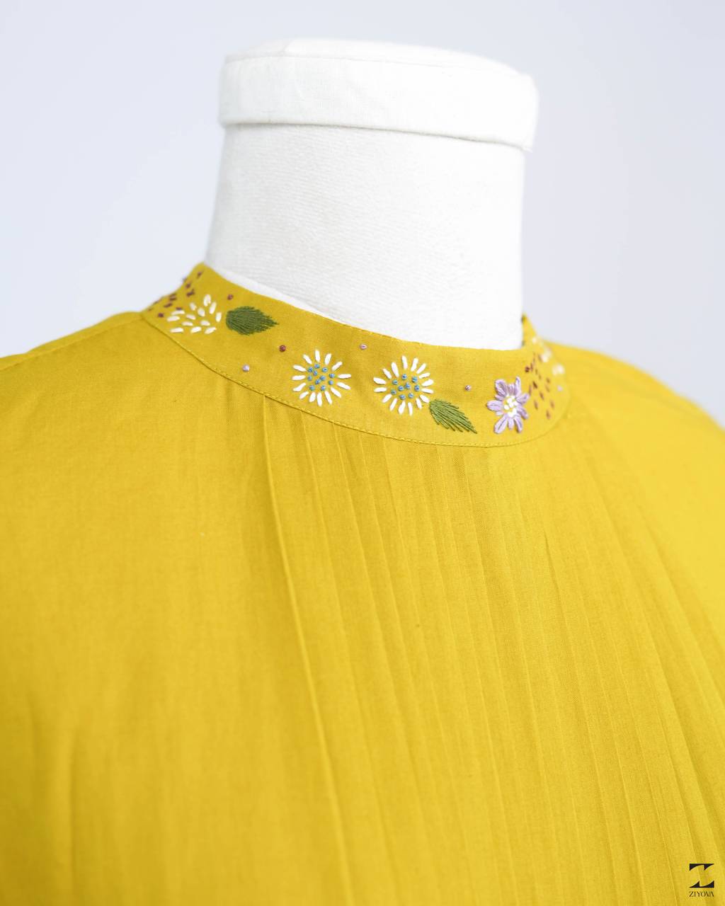 Yellow collar emb dress – view 2
