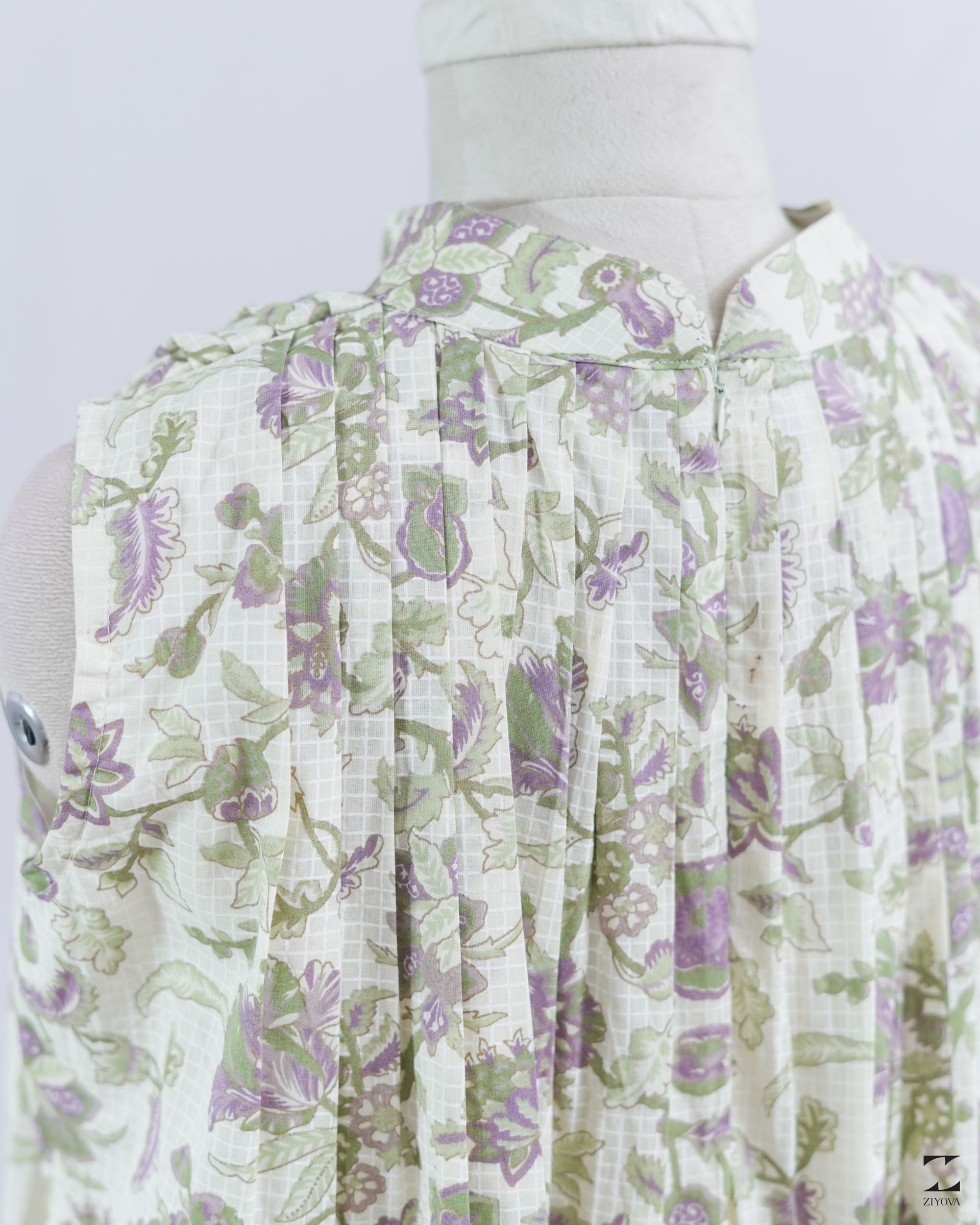 Floral lavender grid top – view 3