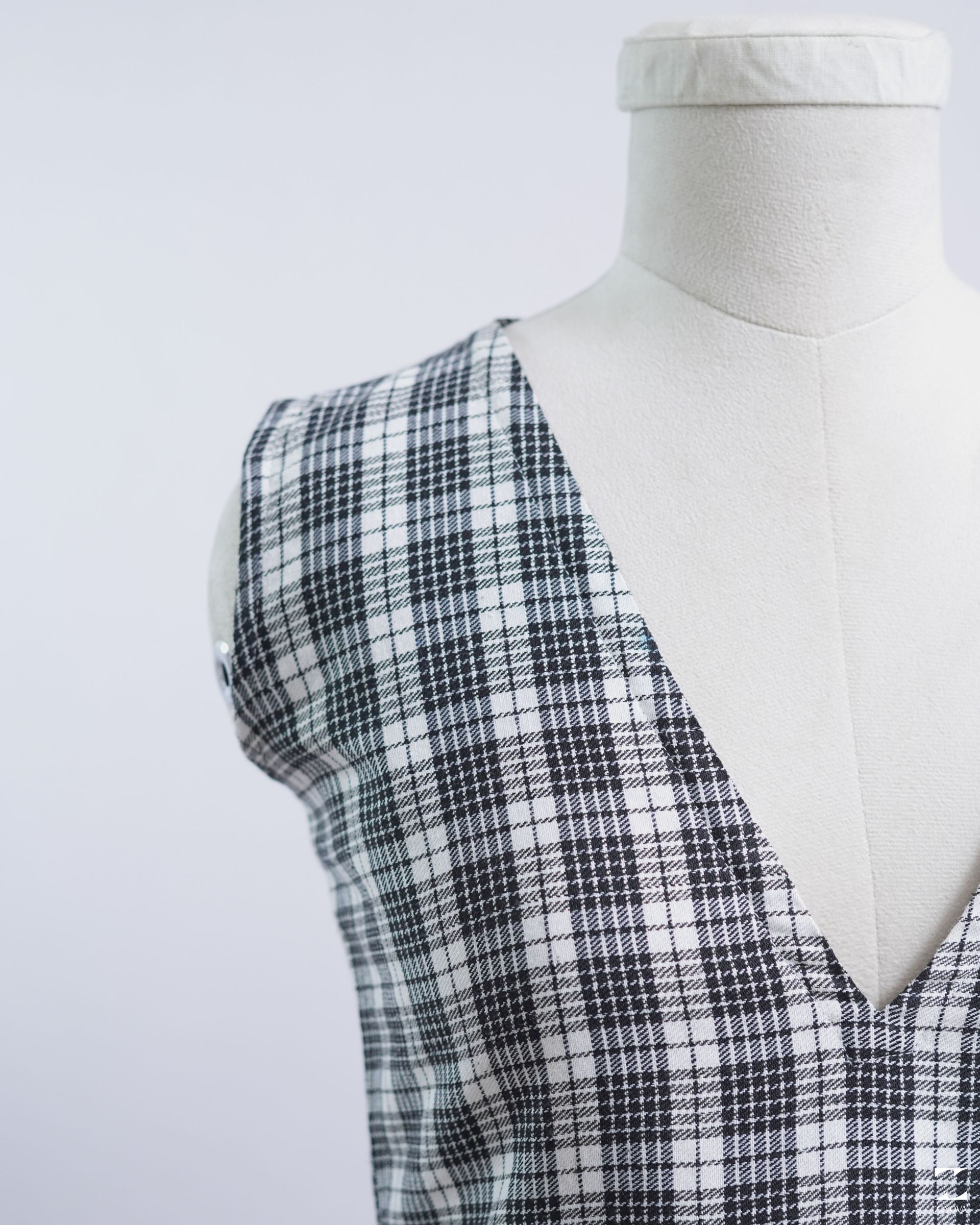 Woven twist check dress – view 6
